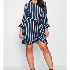 Boohoo dress striped blue brand new